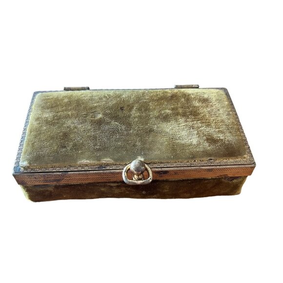 Antique Early 1900's Victorian Green Velvet Jewelry Box With Gold-Tone Clasp & H - Picture 2 of 9